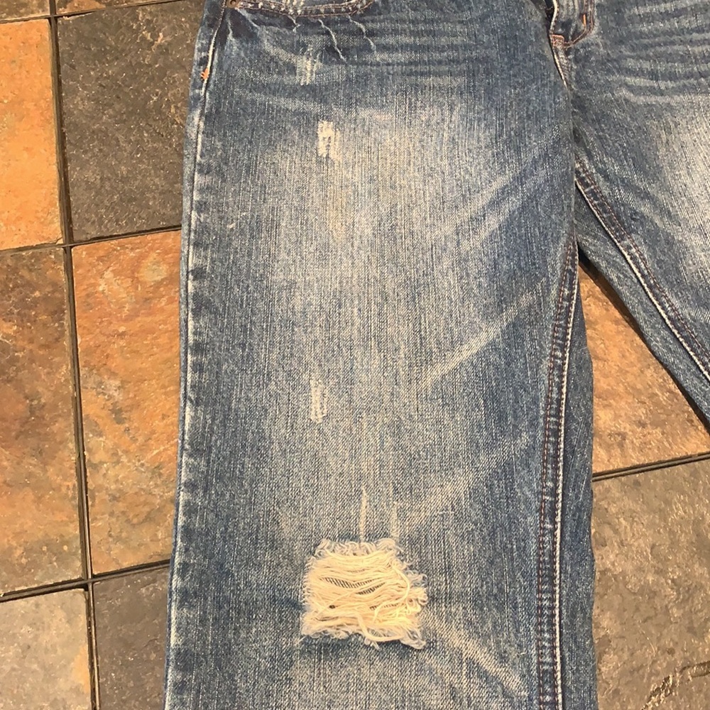 Distressed Jeans - Picture 3 of 7